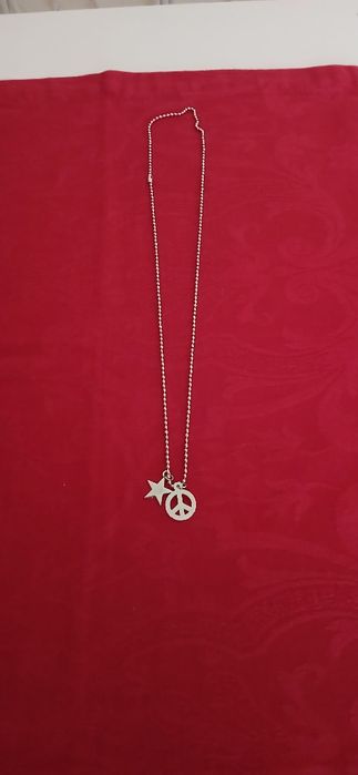 Colar comprido estrela e simbolo da Paz