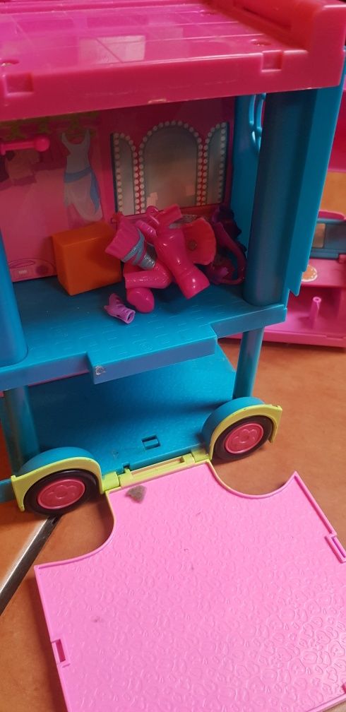 Polly Pocket Bus