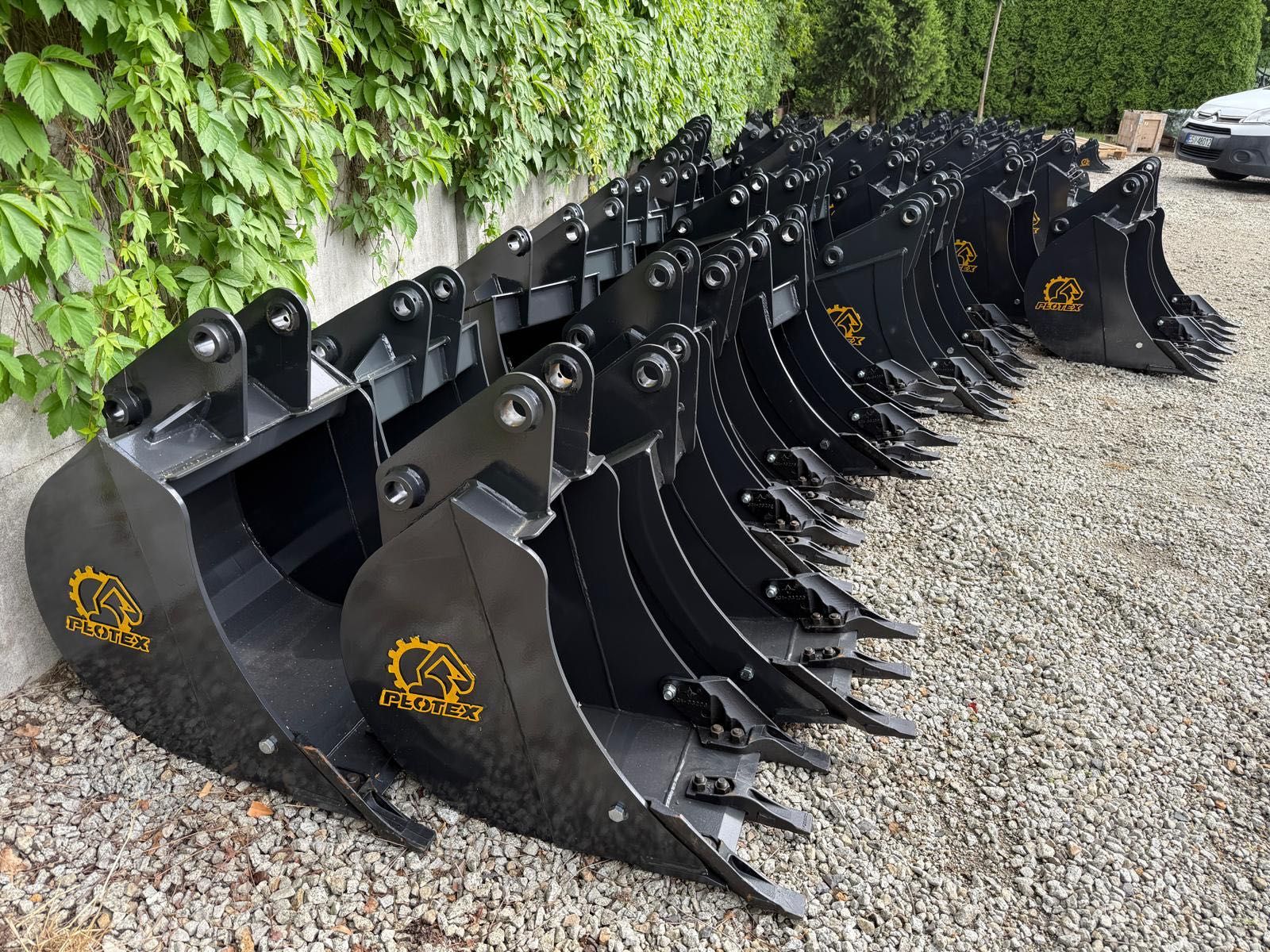 Producent łyżek do koparek na indywidualne zamówienie CAT JCB  VOLVO