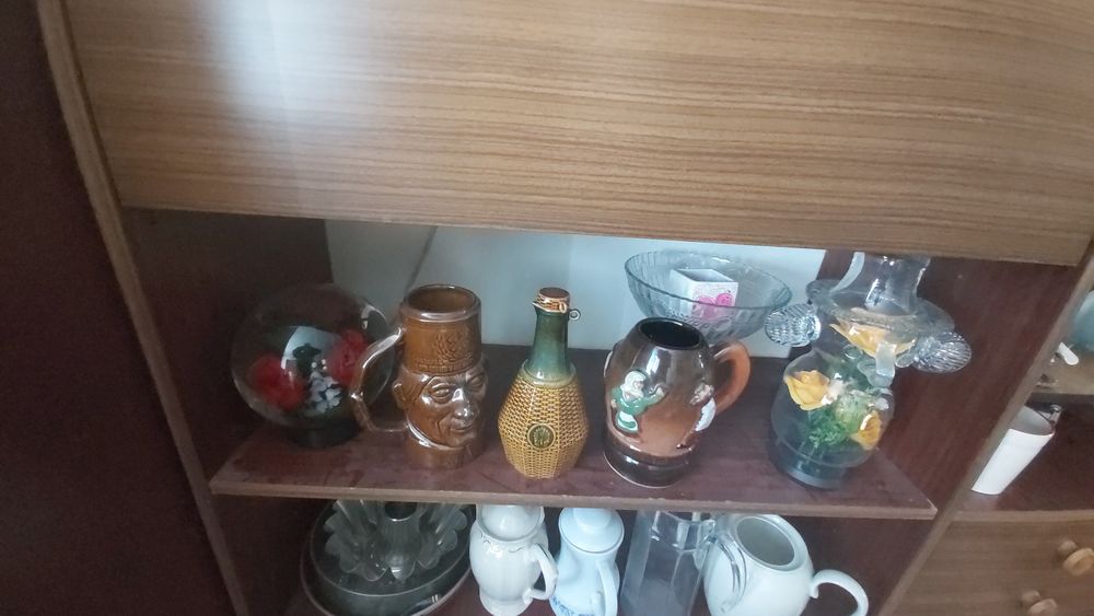 Szklanki ,filiżanki , miski ,dzbanki