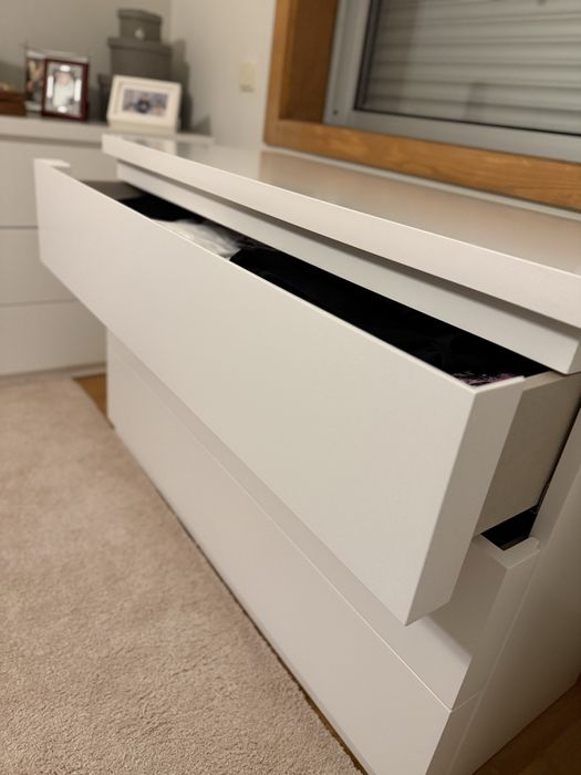 Conjunto de quarto JOM – 2 cómodas + 2 mesinhas de cabeceira lacadas