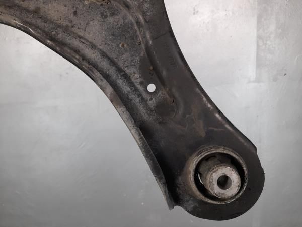 Braço de suspensão frente esquerdo RENAULT Laguna III (BT0/1)