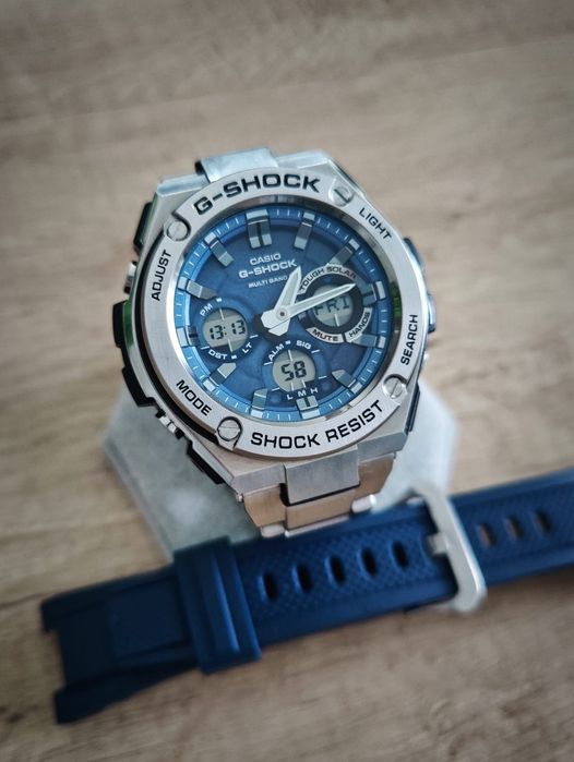 G-Shock GST-W110D-2a z dodatkowym paskiem