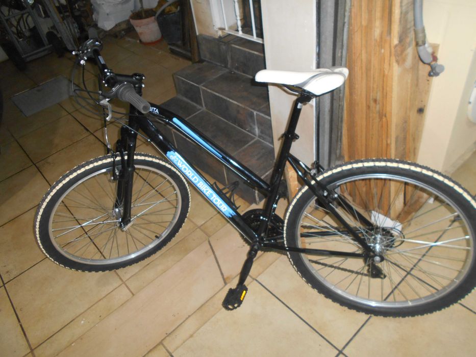 Bicicleta com pouco uso