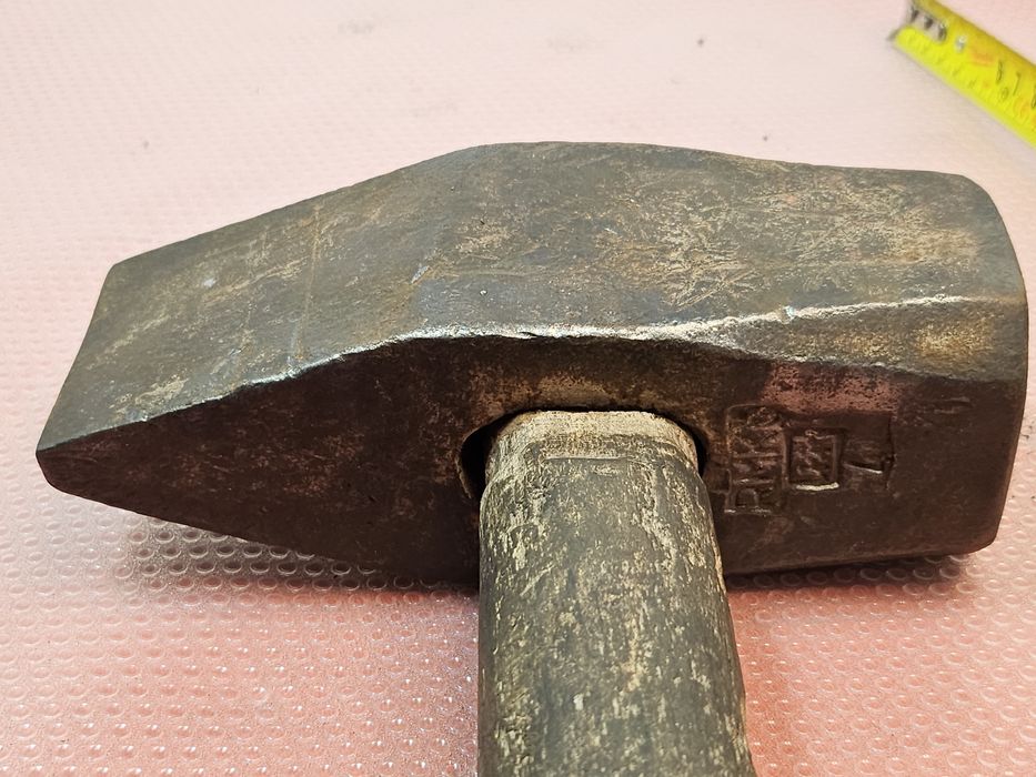 Stary młot rozłupak RMKb-4