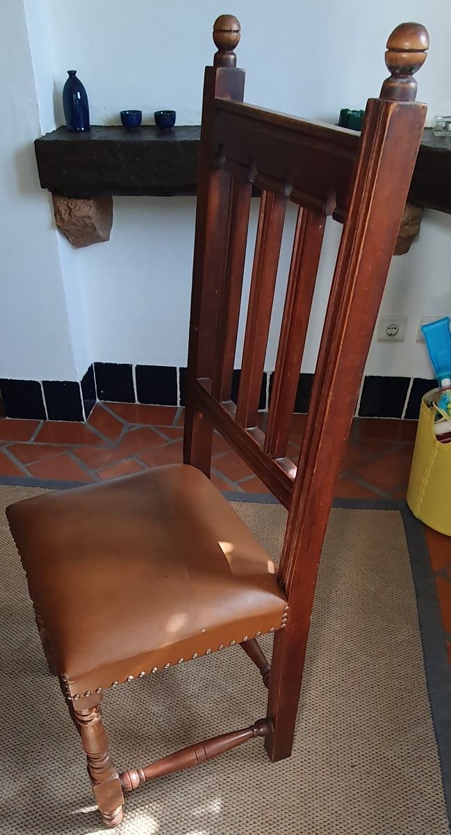 Mesa de sala de jantar e 6 cadeiras