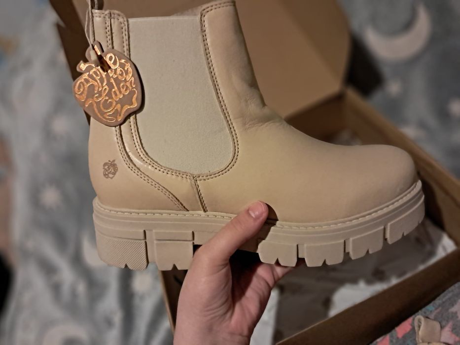 Botas Apple of eden