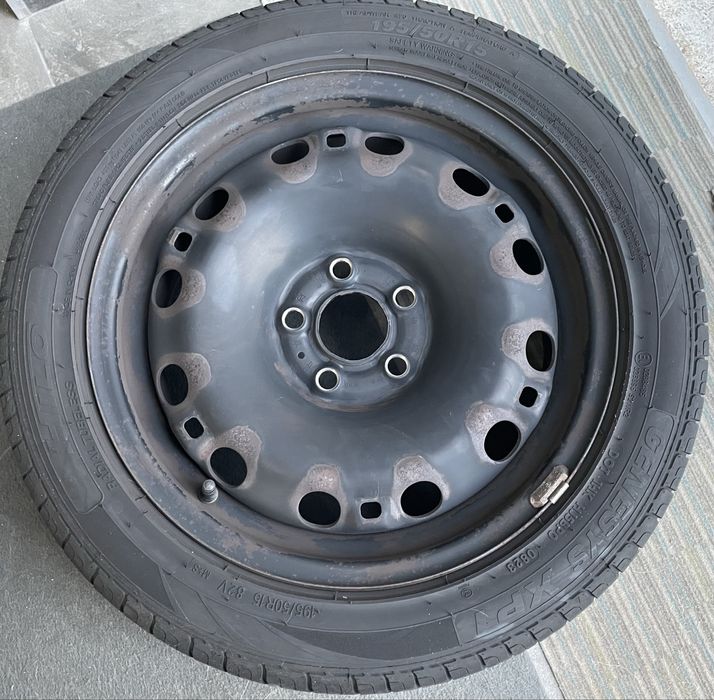 Pneus 195/50 R15 semi novos