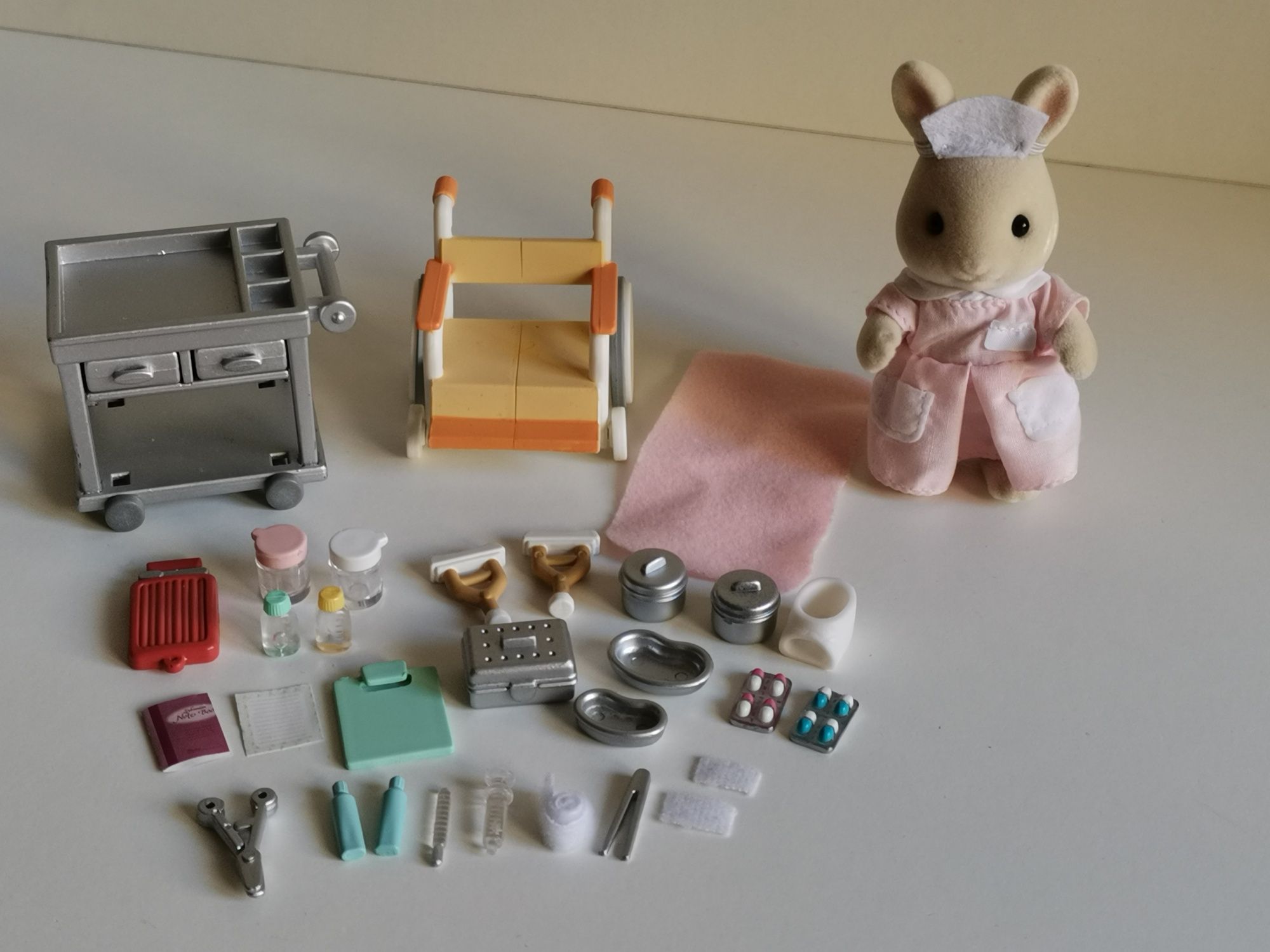 Sylvanian families sylvania меблі лікарня їжа