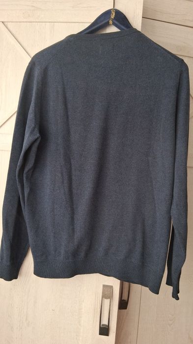 Sweter męski w serek