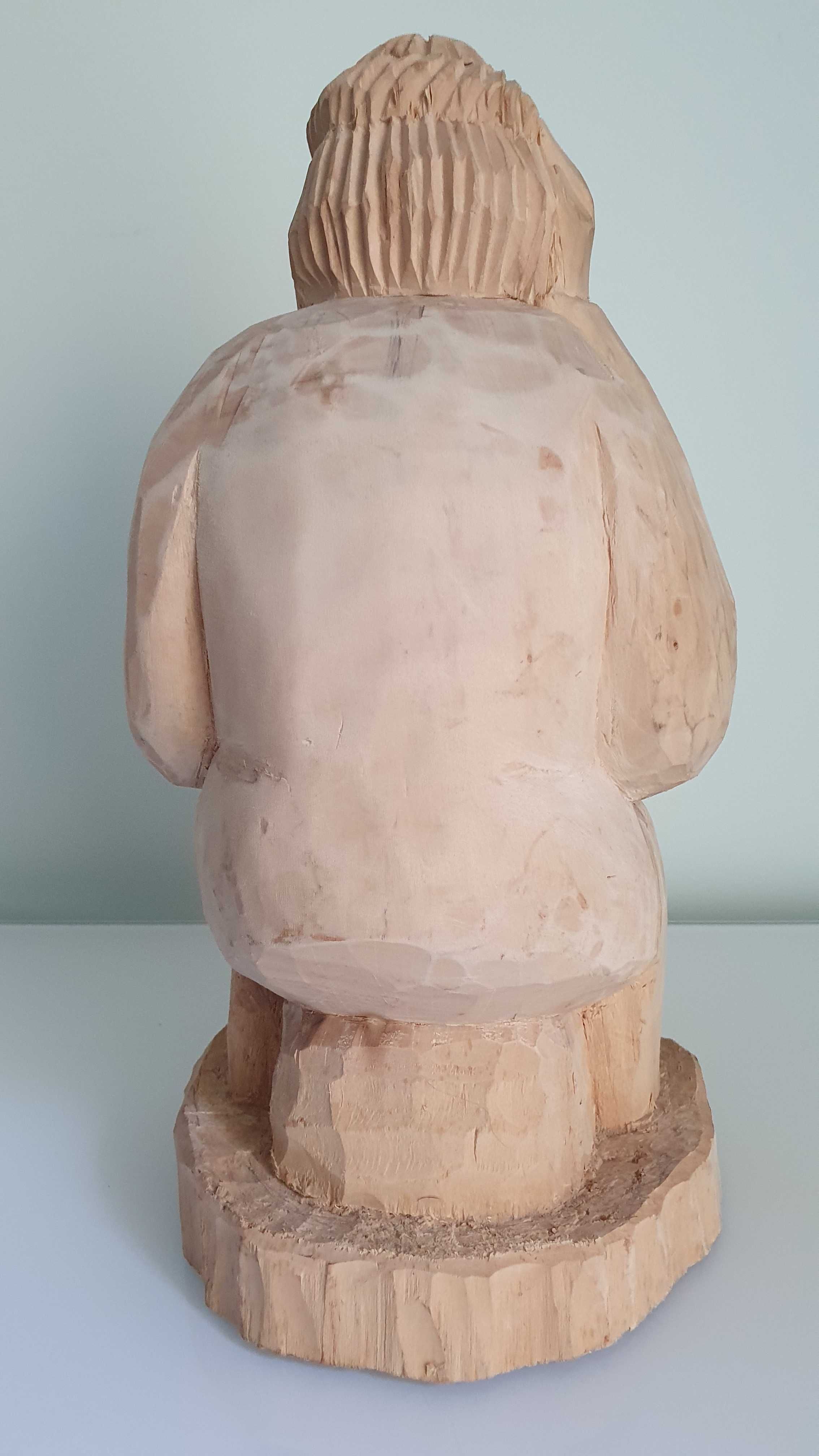 Rzeźba z drewna lipowego - ZAMYŚLONY CHŁOP - POLANIE wys. 29cm