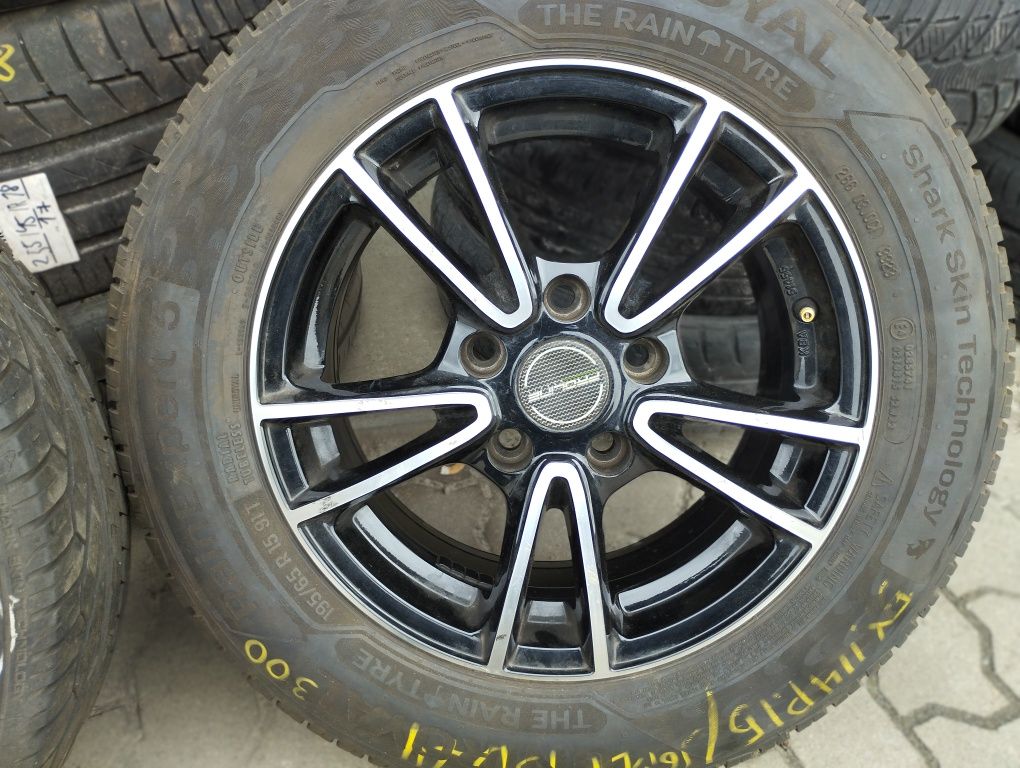 Диски з шинами 5x114 R15 6,5j ET43 DIA74