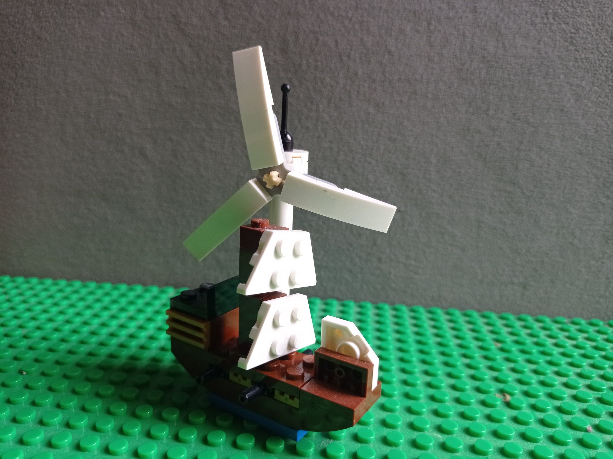 LEGO statek piracki