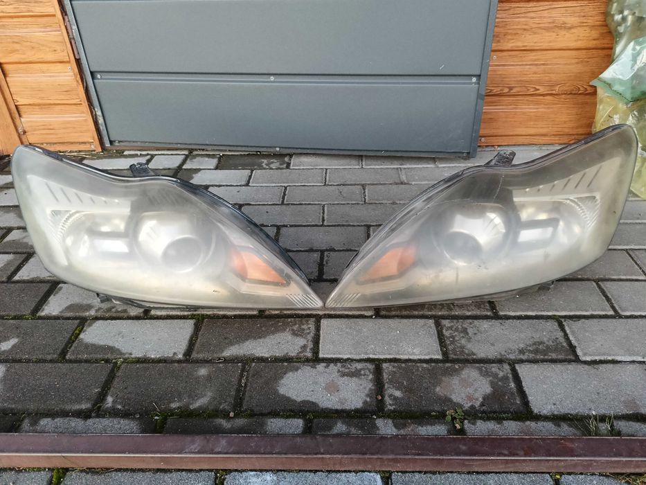 Ford Focus MK 2 lift lampa przednia lewa prawa Xenon Europa