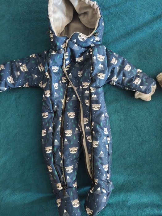 Продам комбинезон на мальчика