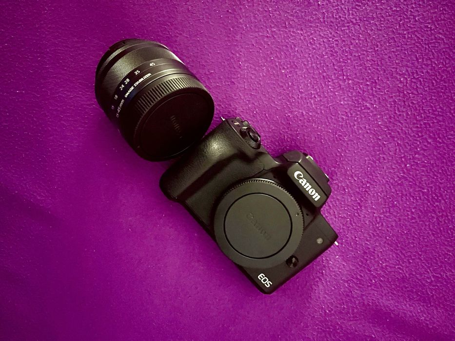 Máquina Fotográfica - Canon EOS M50 Mark II