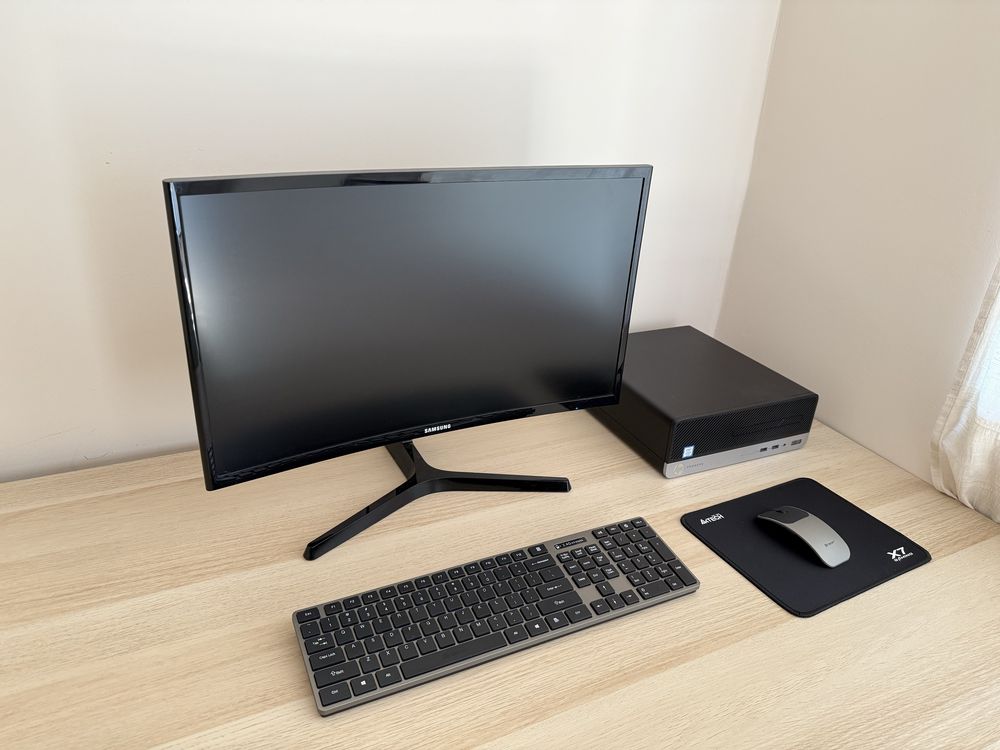 Komputer HP, Monitor Samsung 24” SSD i5 7gen Full HD + Transport