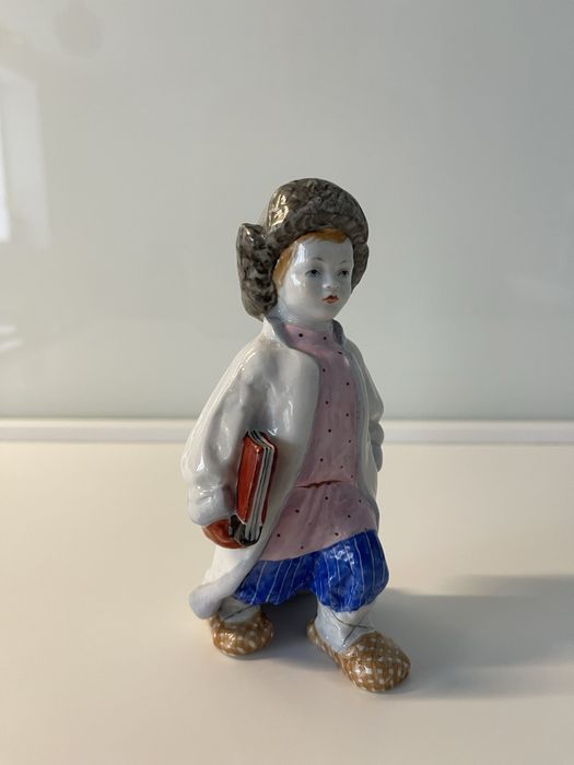 Фарфоровая фигурка ЛФЗ , Филипок идёт в школу 1950-е года .