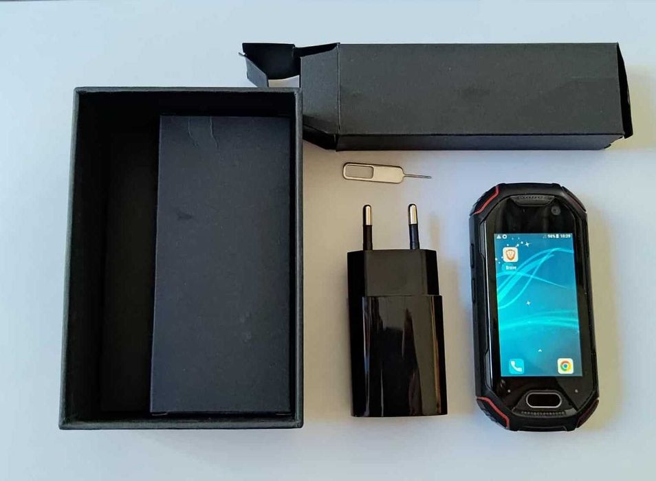 Mini Telefon  UNIHERTZ ATOM  2,45' 4/64G
