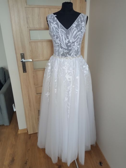 Suknia ślubna biała z brokatem szyta na miarę