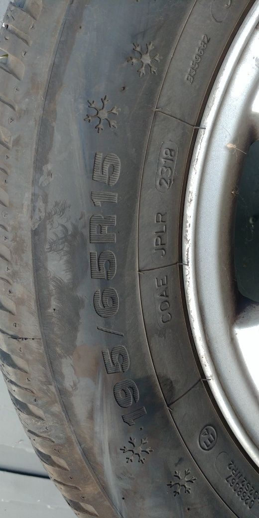 Koła, felgi Volvo. Opony zimowe Dunlop 195/65/15