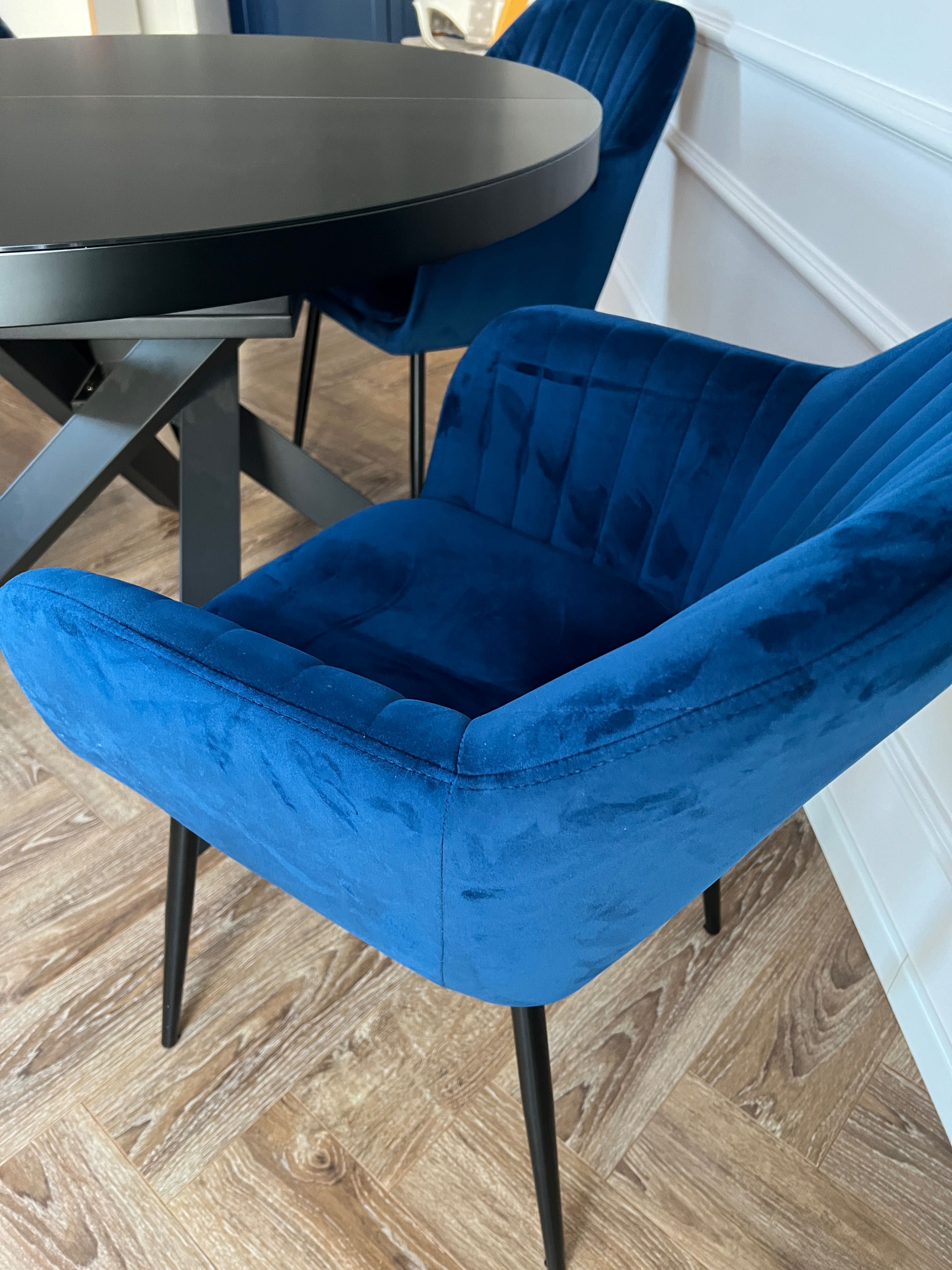 Krzesła tapicerowane niebieskie HIT