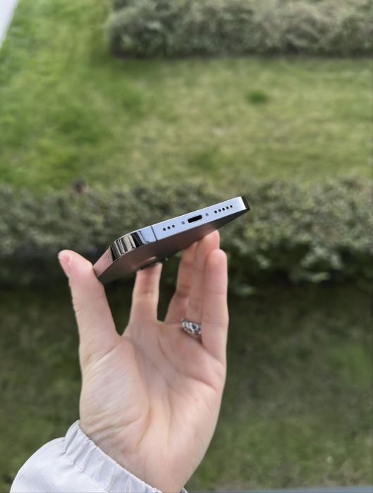 продам айфон 12 про