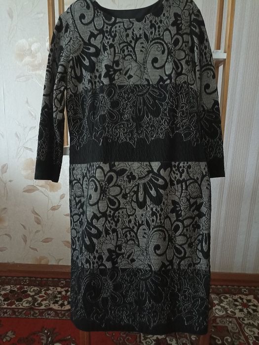 Продам нові і вживані сукні