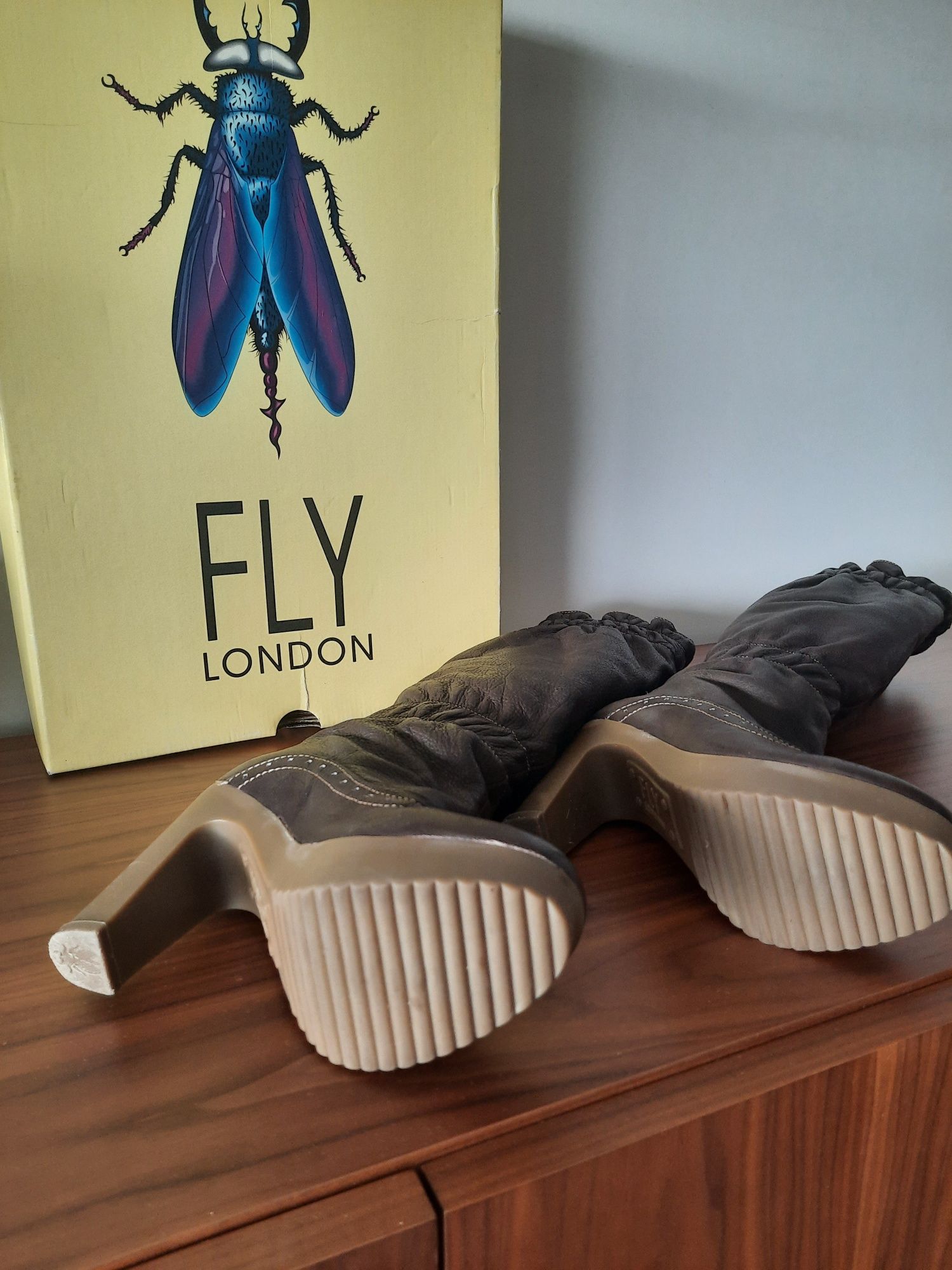 Botas castanhas de plataforma Fly London