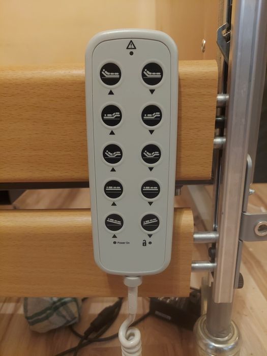 Łóżko rehabilitacyjne elektryczne, regulowane w kilku płaszczyznach
