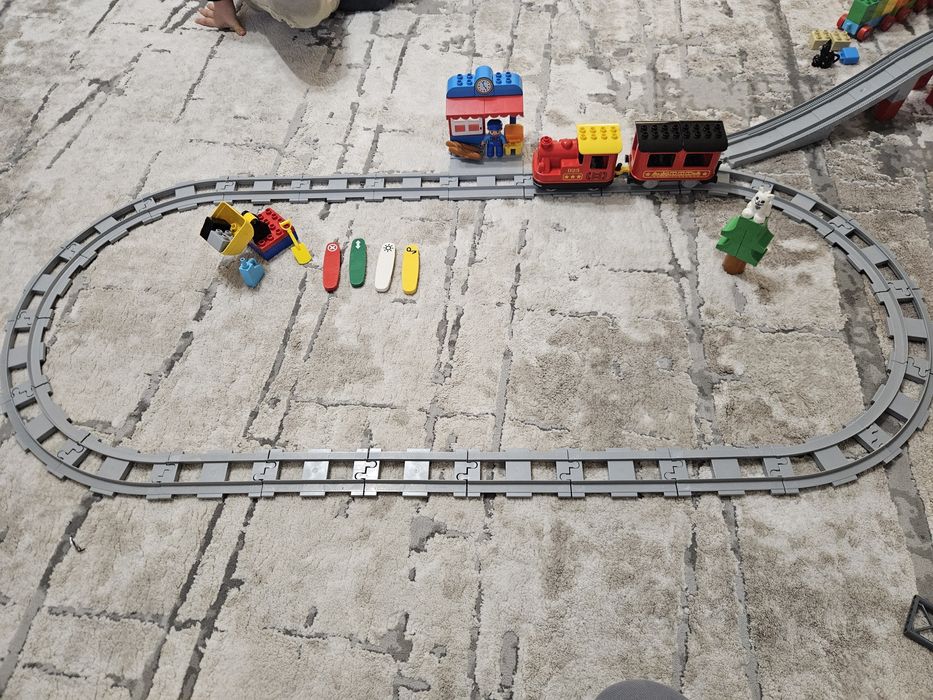 Lego Duplo 10874 паровий поїзд і Лего Duplo  Залізничний міст і рейки