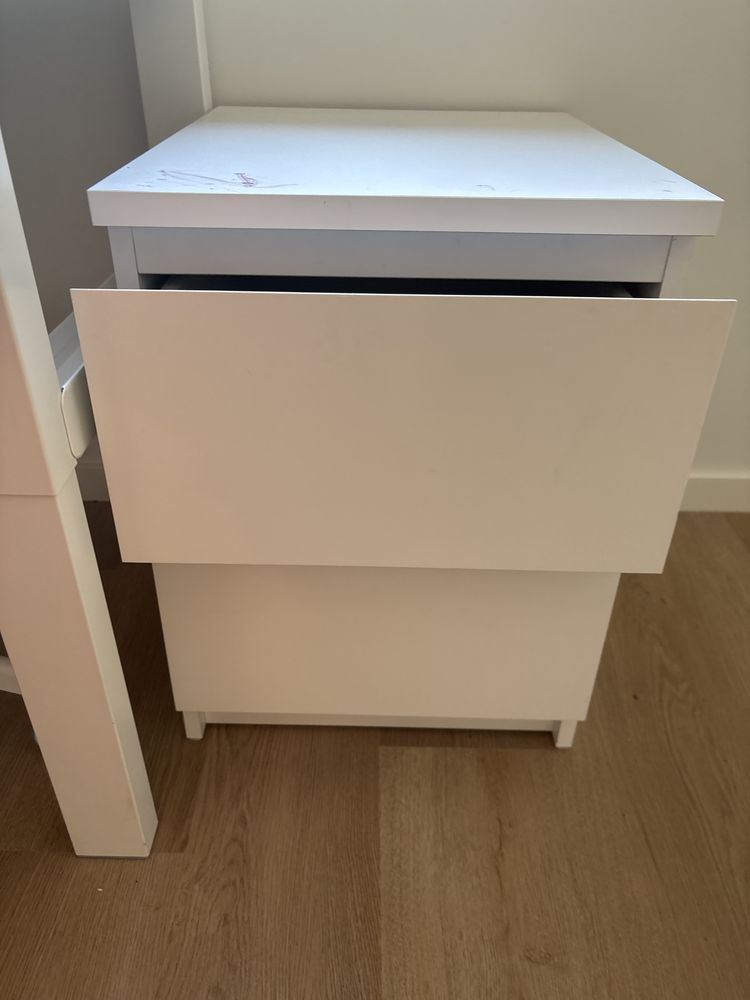 Mesa cabeceira ikea