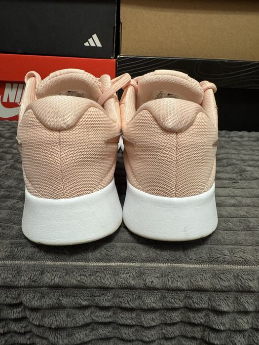 Жіночі кросівки Nike Wmns Tanjun 39(25см) оригінал