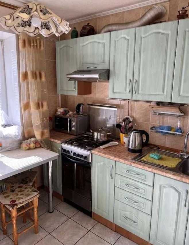 Продам 2 комн. квартиру 44м, с ремонтом, пр.Науки м.23 Августа, OM