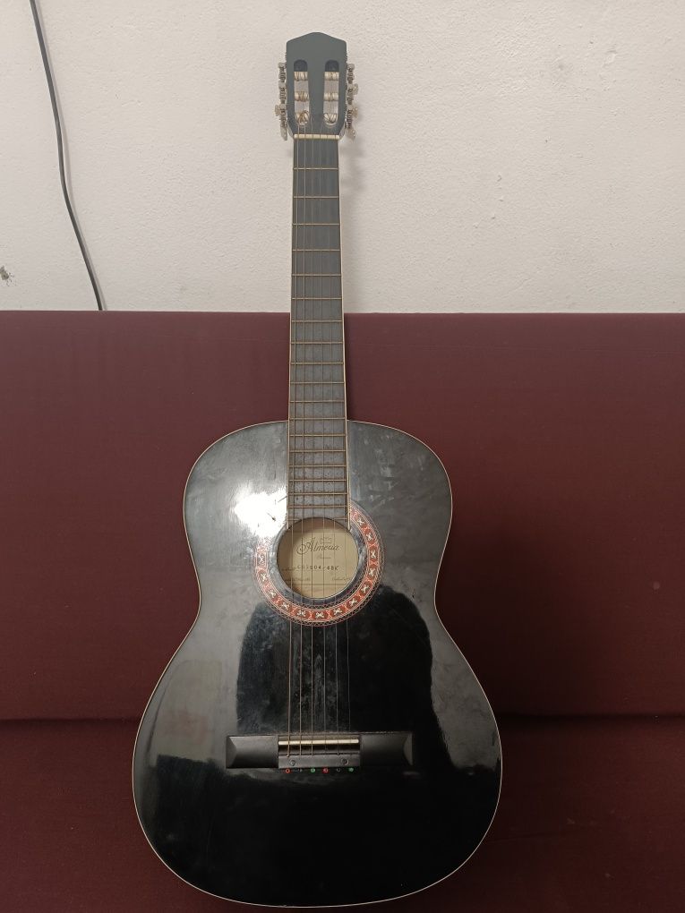 Vendo guitarra Almería