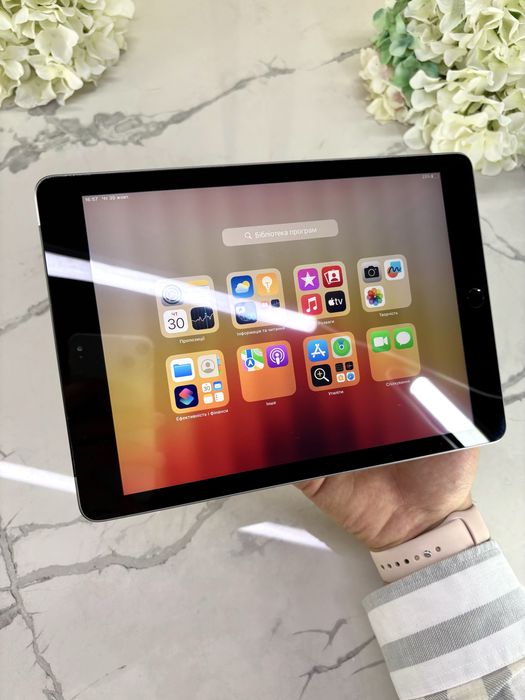 Майже Новий iPad 5 128GB 100%АКБ Space Gray (Магазин Гарантія)
