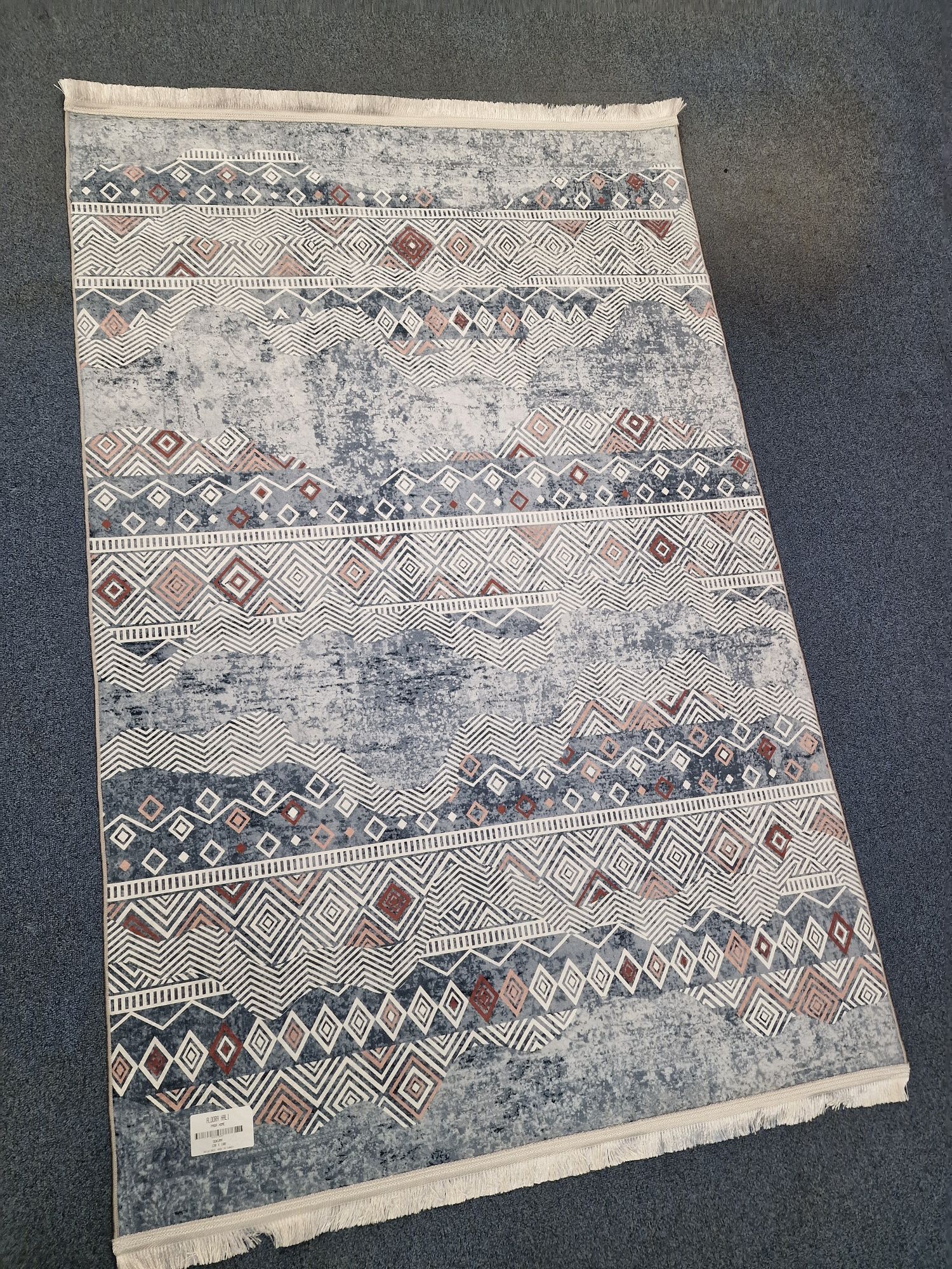 Nowe dywany tureckie nowoczesne 120x180