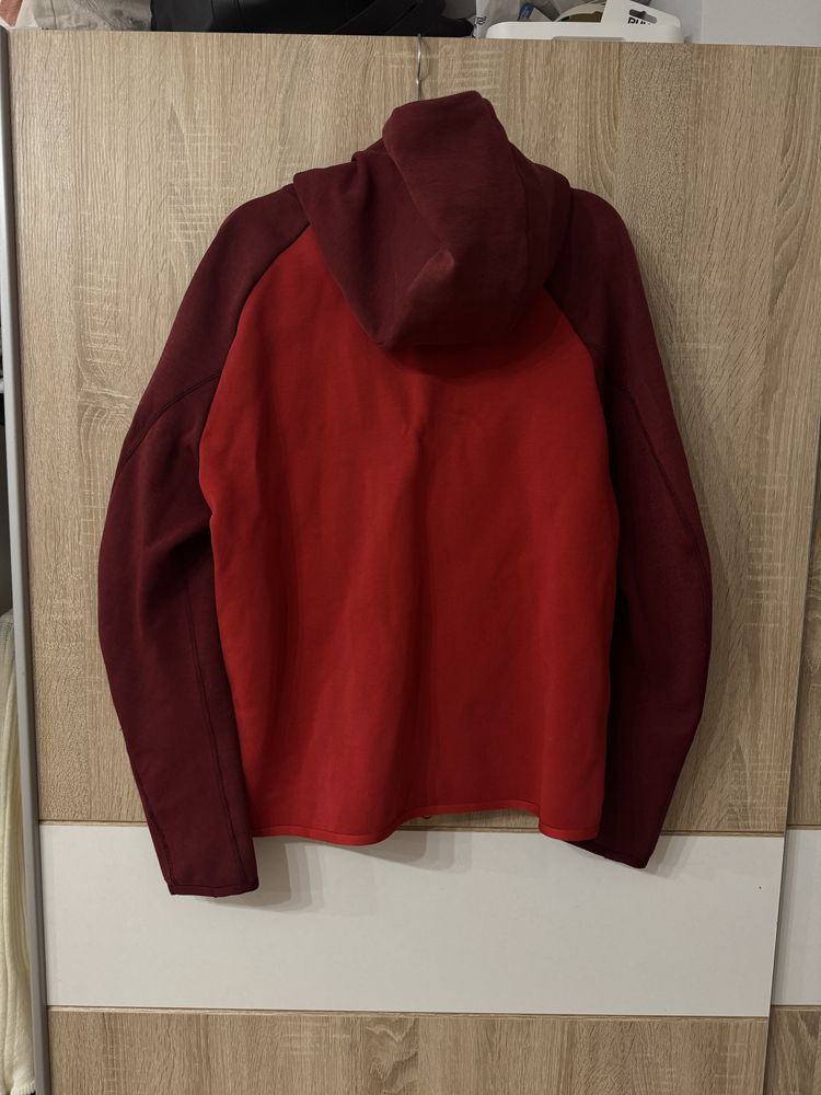 Bluza Nike Tech Fleece S red sportowa