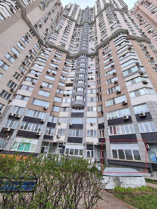 Срібнокільска 1, 54м.кв., 1 поверх фасад оренда. Власник