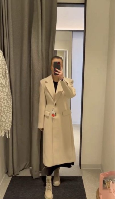 пальто від бренду MANGO