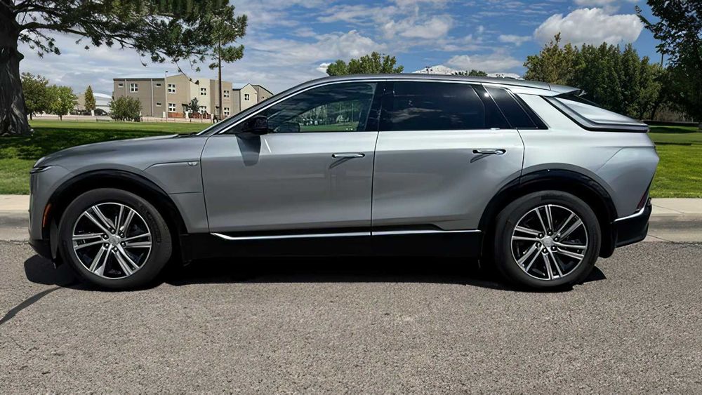 Cadillac LYRIQ      2024