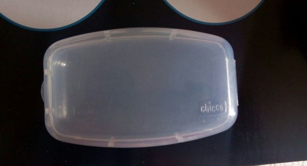 Caixa Chicco para chupetas