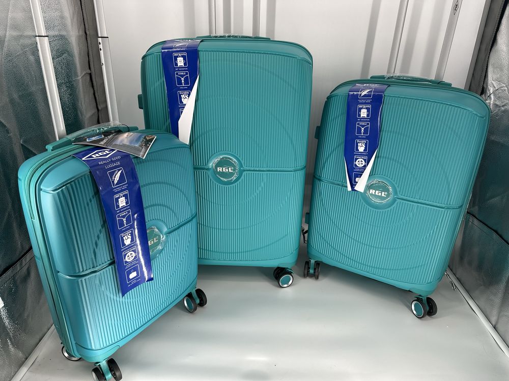 Nowa walizka kabinowa / walizki / bagaż