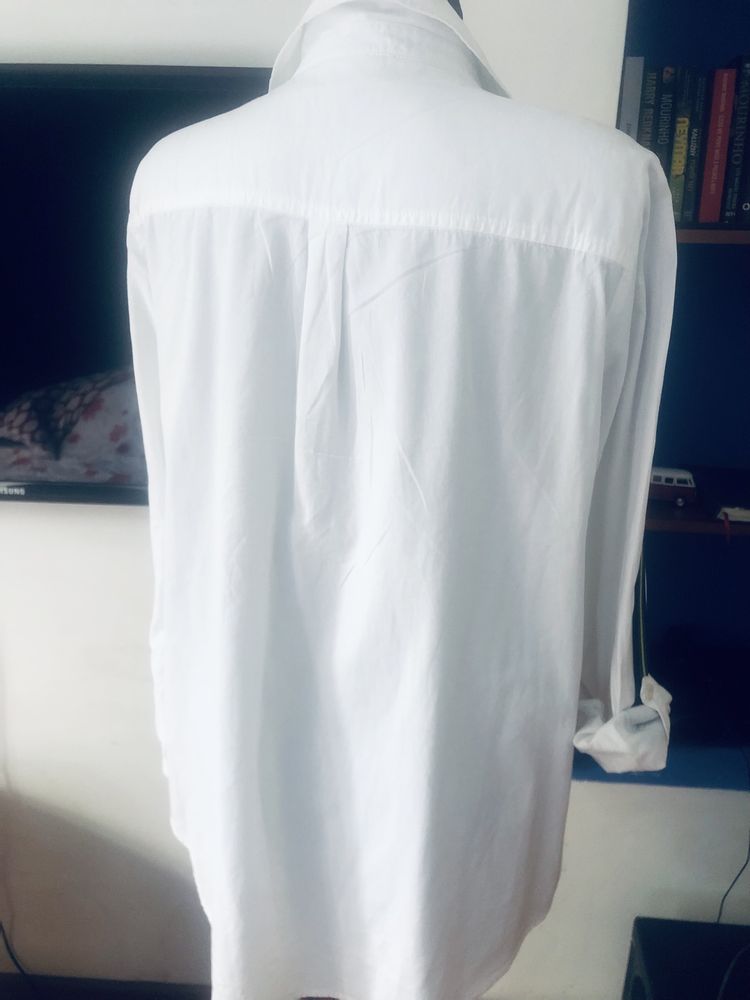 Biała koszula tunika