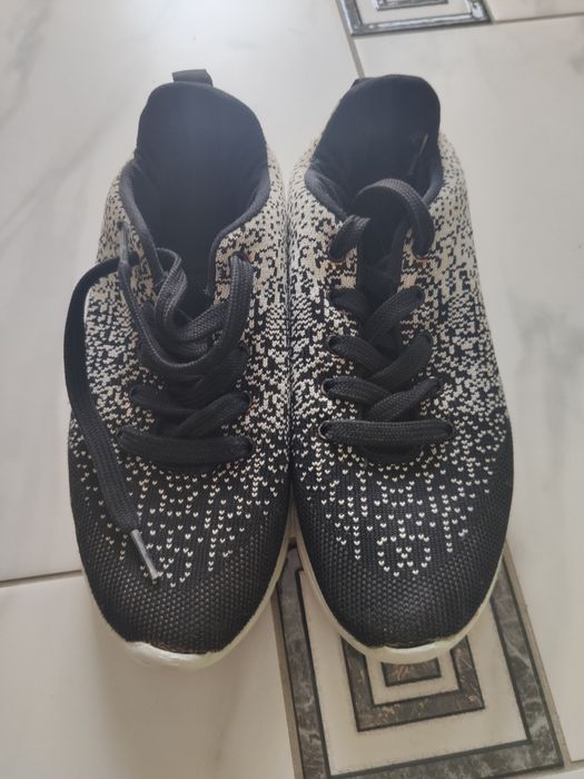 Підліткові дитячі кросівки