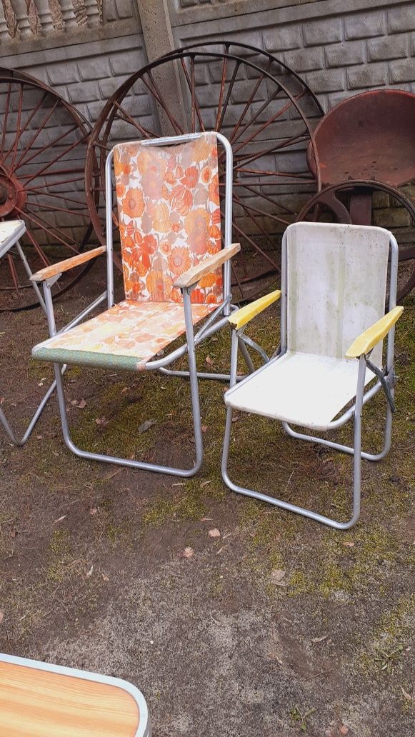 Krzesło  plażowe I 2 leżaki i krzesełko wędkarskie i inne z prl stoli