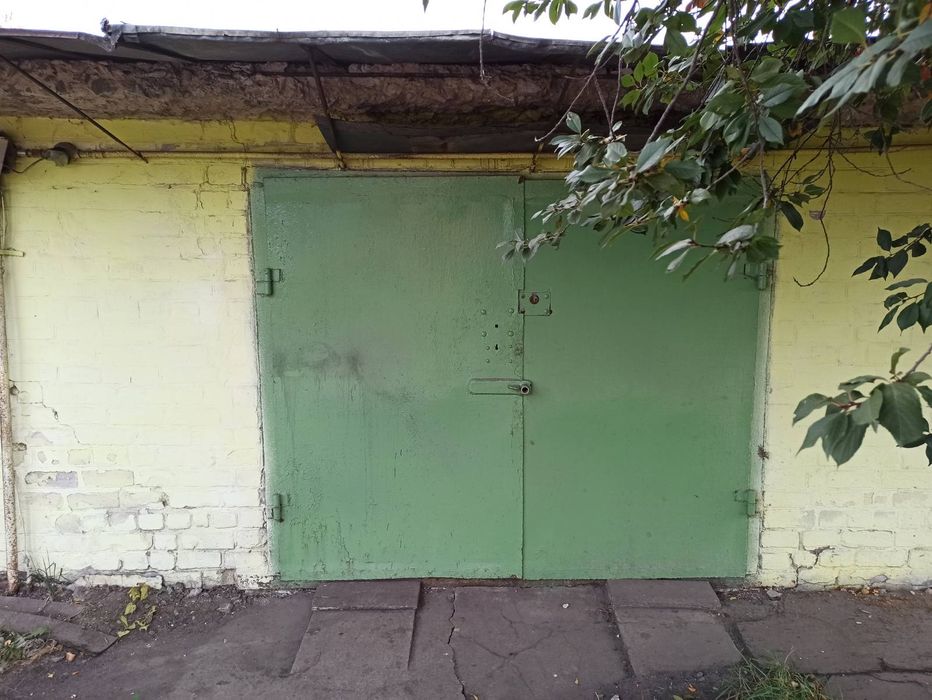 Павлоград  Продам гараж ПХЗ за 11 школой.