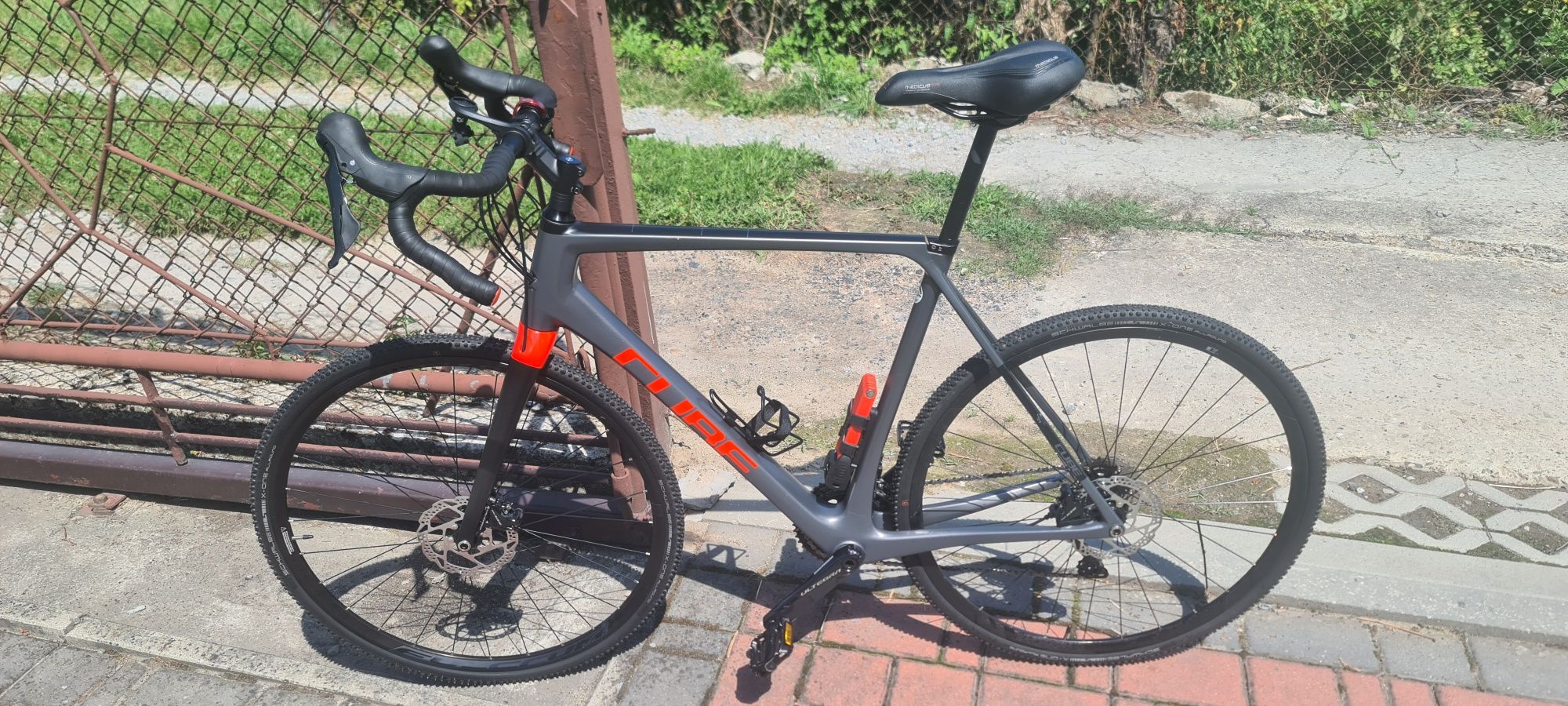Rower Gravel Cube Cross Race c62 Pro Carbon rama 58 ultegra 105