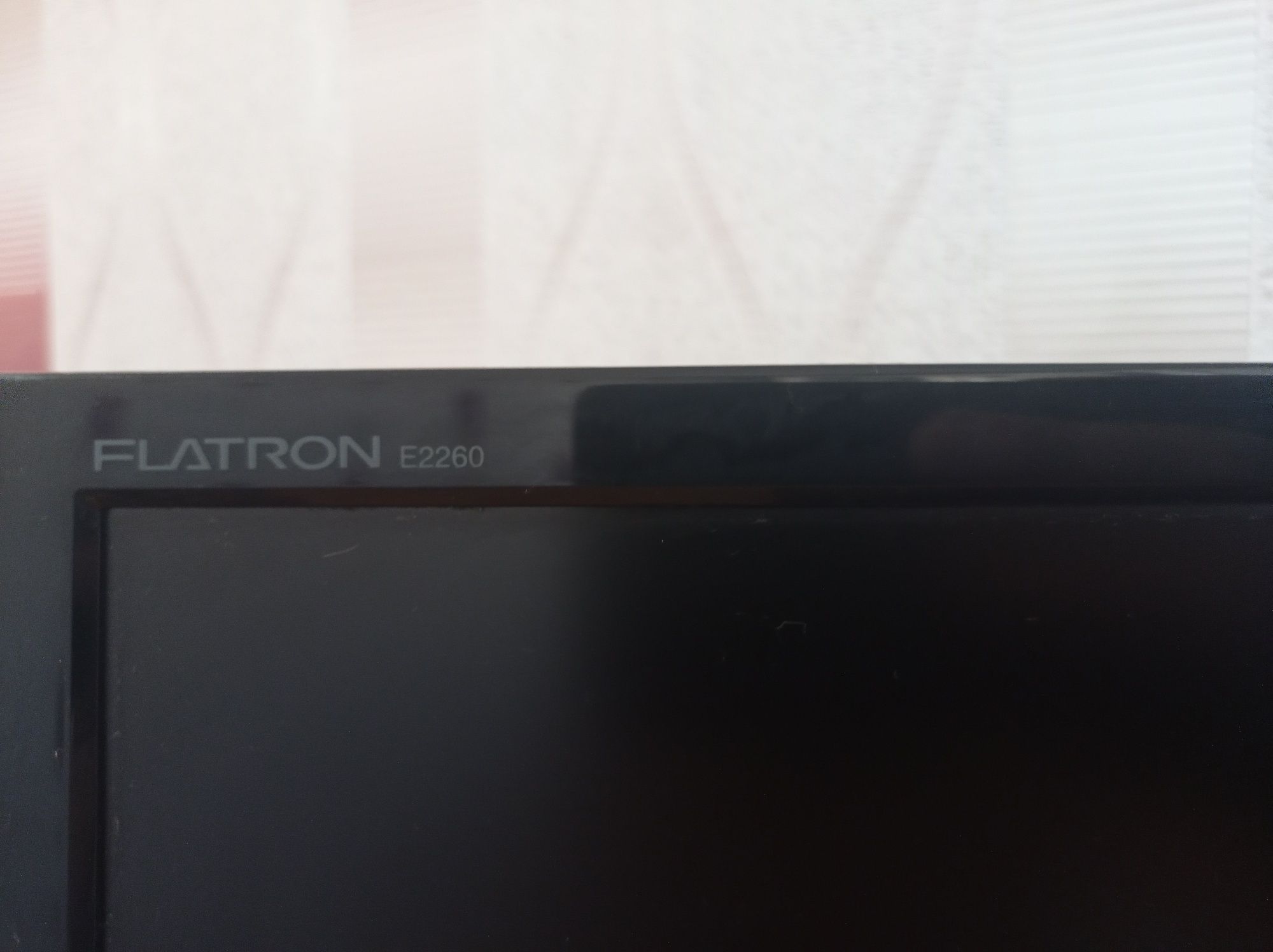 Монитор LG flatron e2260t-pn