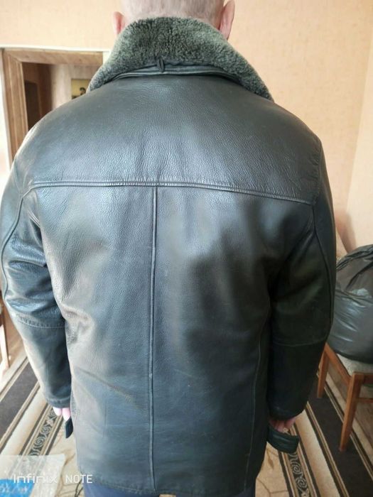 Продам куртку кожаную